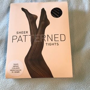 Sheer patterned tights